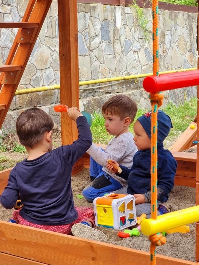 Pensiunea Moldova 피아트라네암츠 외부 사진