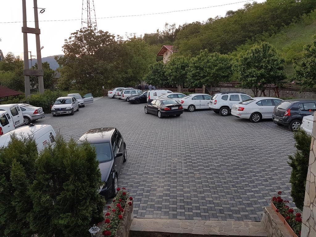 Pensiunea Moldova 피아트라네암츠 외부 사진