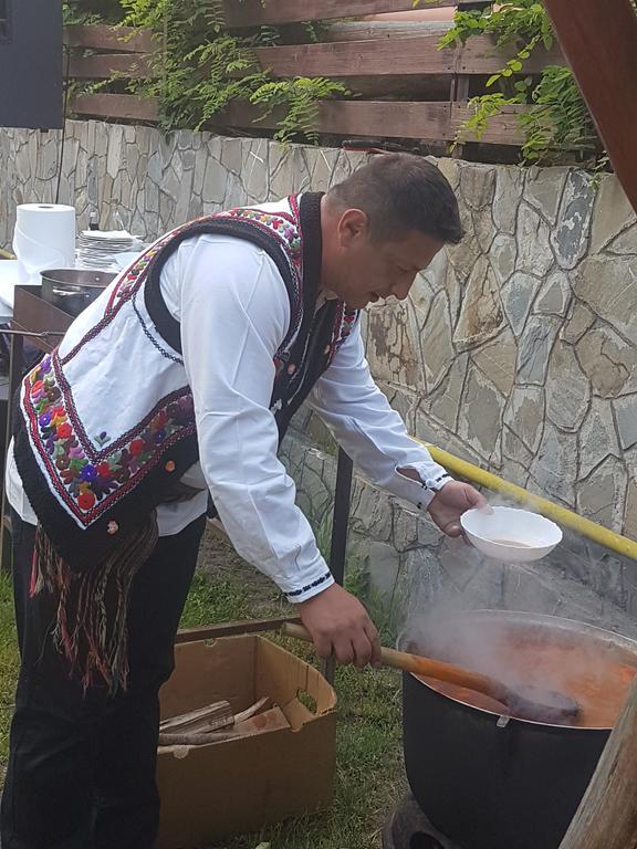 Pensiunea Moldova 피아트라네암츠 외부 사진