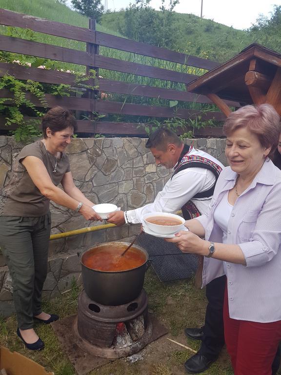 Pensiunea Moldova 피아트라네암츠 외부 사진